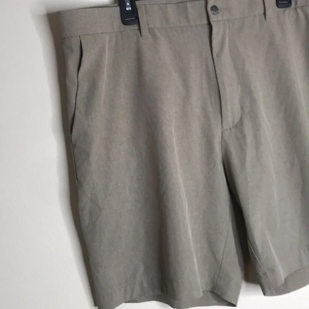 Callaway Golf Shorts Men's Opti-Dri Performance Lightweight Khaki Size 42